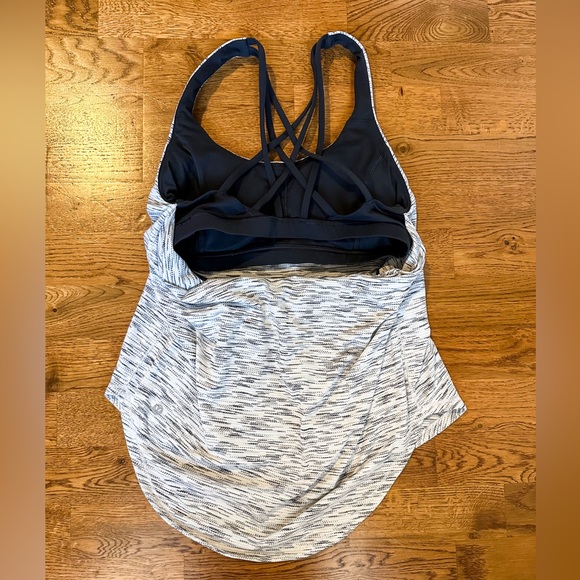 Lululemon🍋 Free To Be Serene Tank Tiger Space Dye Black White/Deep Coal Size 8 - Picture 9 of 13